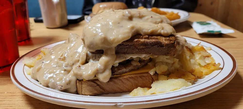 Dave's Omelet Home Fries Gravy over All